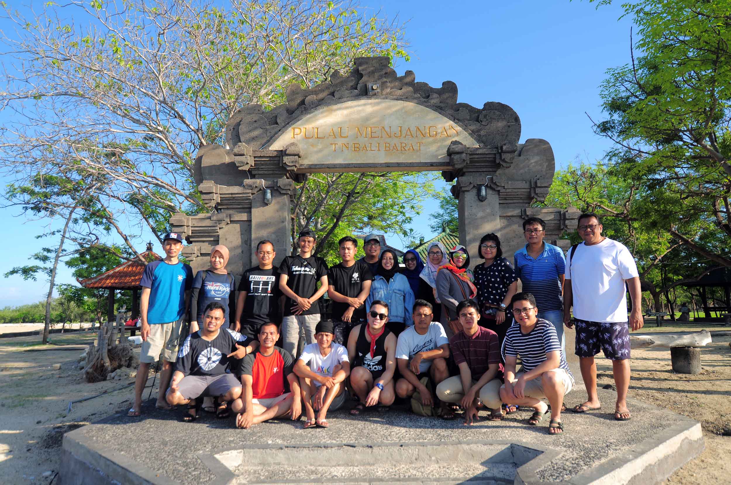 Alumni FHUI 77
