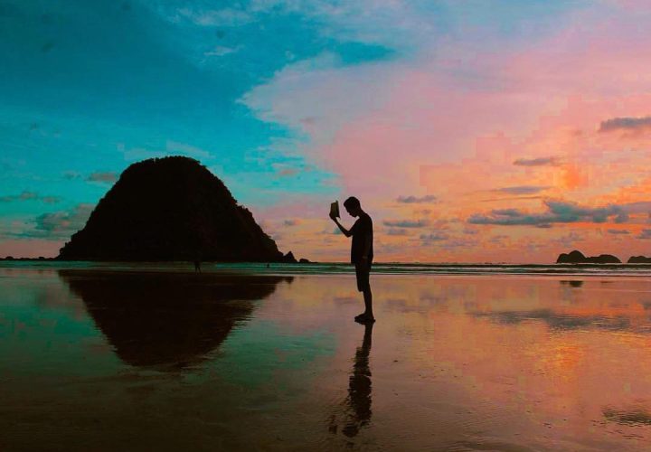 paket wisata banyuwangi 2h1m, pulau merah banyuwangi